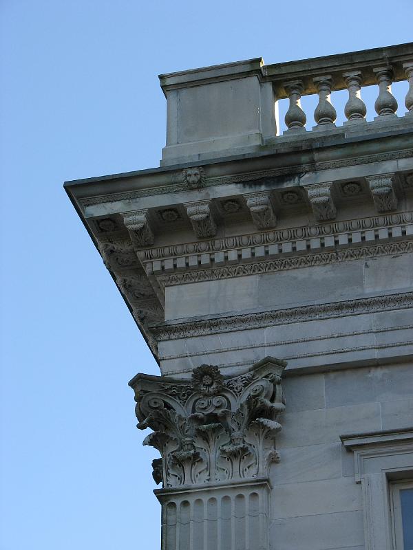 2008-10-12_Tiverton_Newport_Mansions 006.jpg